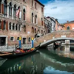 Palazzo Marcello Al Sole 호텔 3*